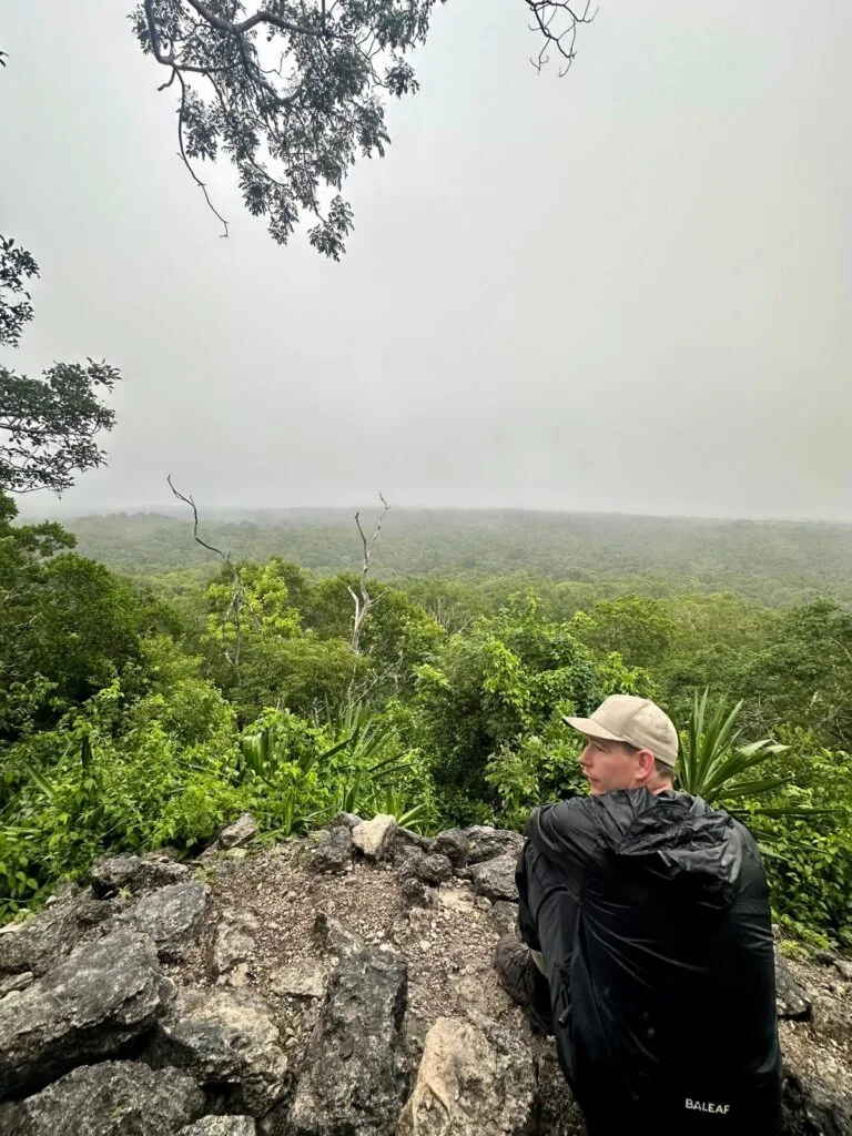 Guatemala travel guide - Hike to El Mirador Guatemala travel guide - Hike to El Mirador