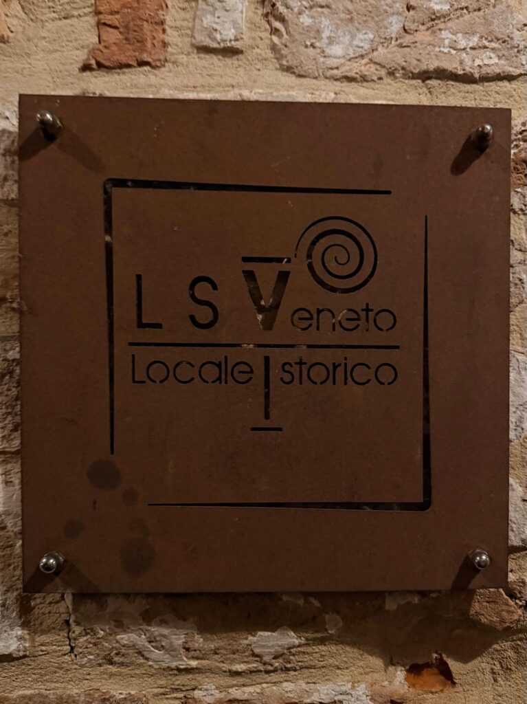 Locale Storico Veneto plaques